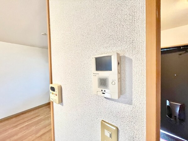 ﾌｫﾚｽﾄｰｸｲｰｽﾄの物件内観写真